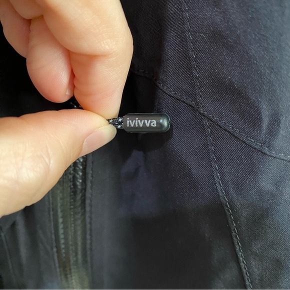 IVIVVA Lululemon Rain On Game On Jacket Black Waterproof Reflective Girls Size 8 - Picture 5 of 11